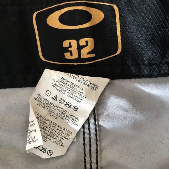 Oakley Board Shorts 32 Mens Black Orange Red Plaid Check Surf Swim Trunks Y2K - Picture 3 of 9